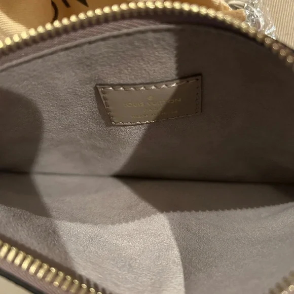 NEW Louis Vuitton GIANT BiColor Wristlet/Pouch/Chain Bag TURTLE DOVE/PASTEL PINK - Picture 11 of 16